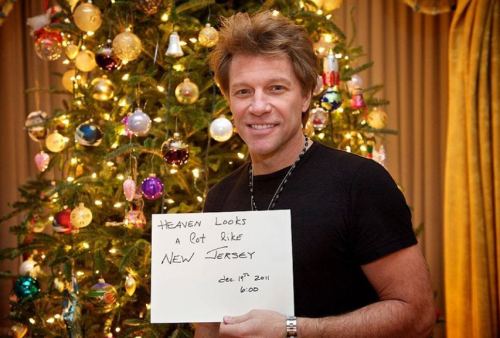 Jon Bon Jovi responds to the exaggerated reports of his death with this pic.