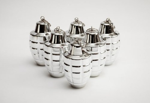 Grenade-Shaped-Christmas-Ornaments