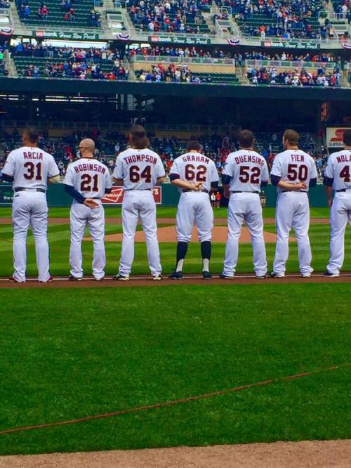 Photo: https://twitter.com/Twins_morsecode