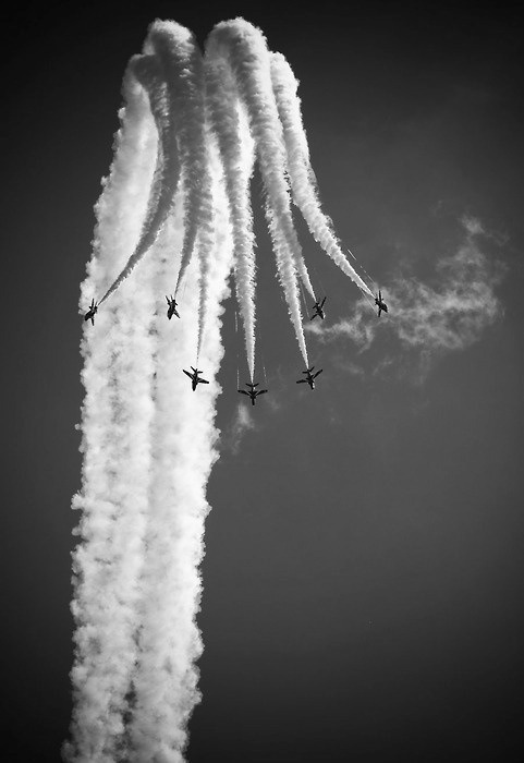Military air show trick.